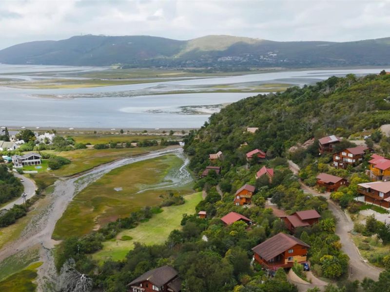 Peaceful lifestyle with access to outdoor activities and nature. - Photo 6