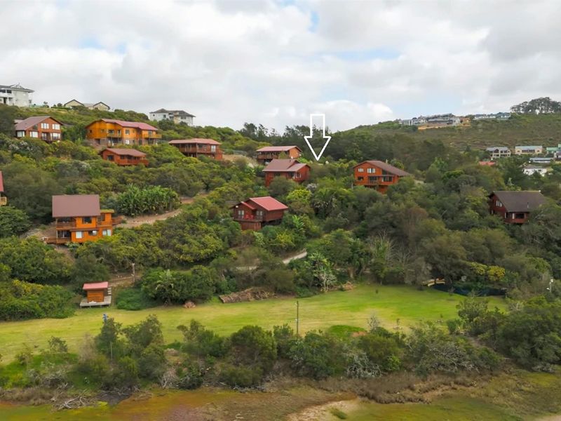 Peaceful lifestyle with access to outdoor activities and nature. - Photo 2