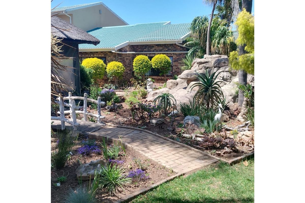 Excellent Business opportunity awaits in Jeffreys Bay - Photo 2