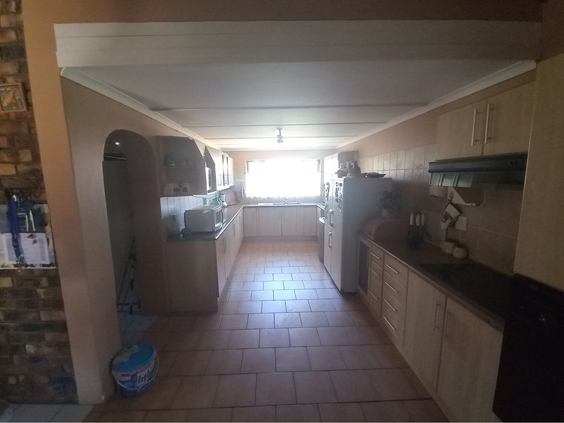 Excellent Business opportunity awaits in Jeffreys Bay - Photo 8