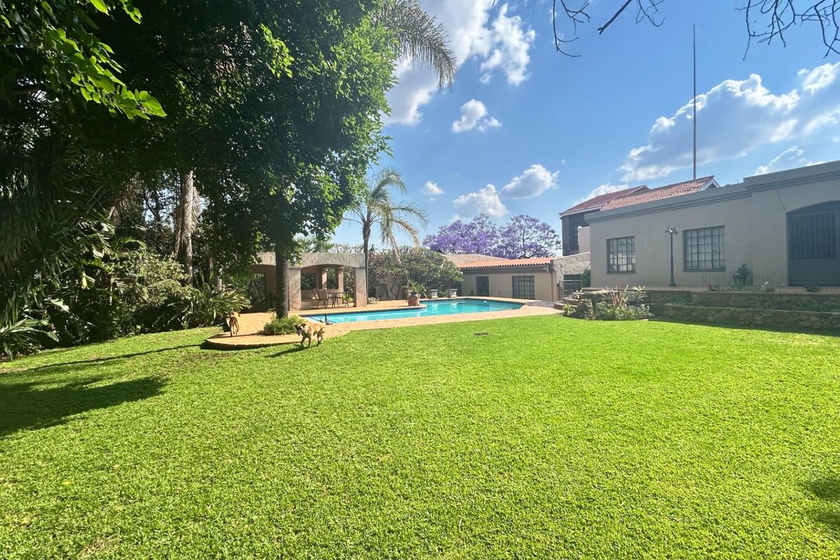 Breathtaking Bushveld Retreat with Panoramic Views - Photo 3