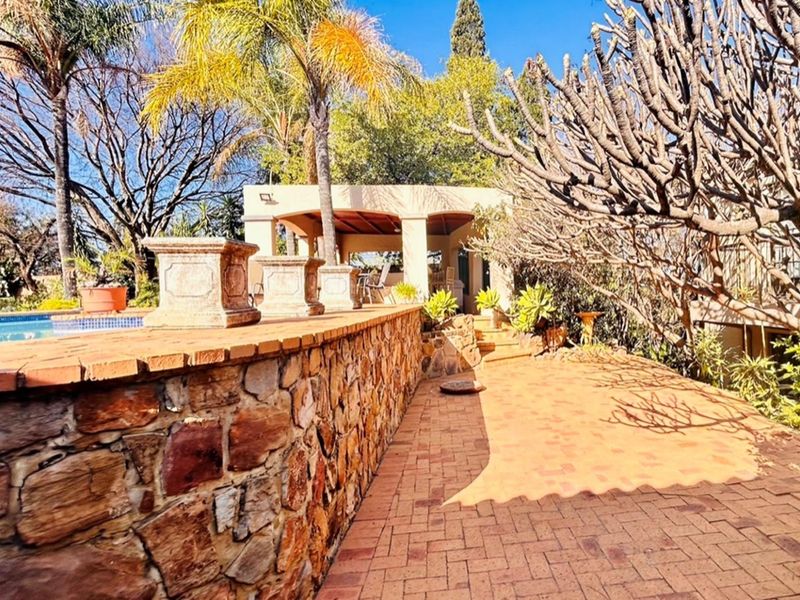 Breathtaking Bushveld Retreat with Panoramic Views - Photo 8