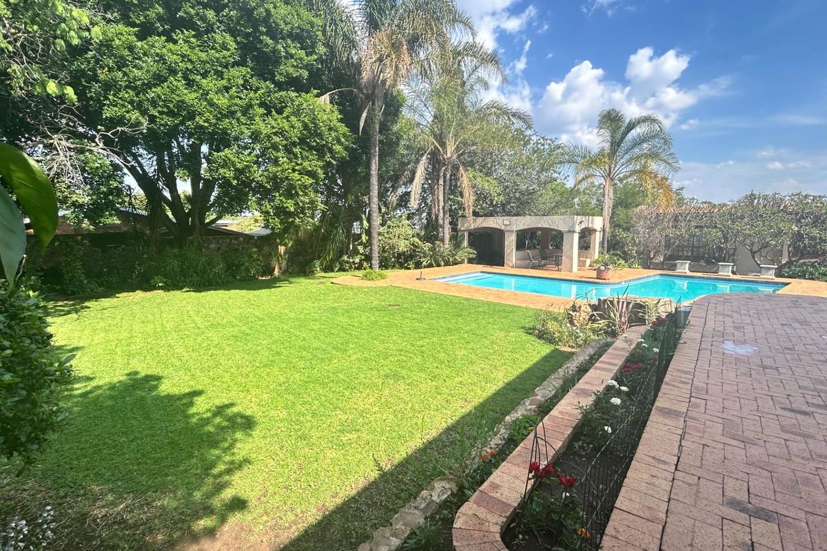 Breathtaking Bushveld Retreat with Panoramic Views - Photo 2