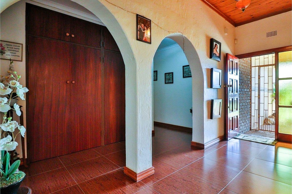 PERFECT HOME blend of family comfort, entertainment, and income-generating potential! - Photo 5