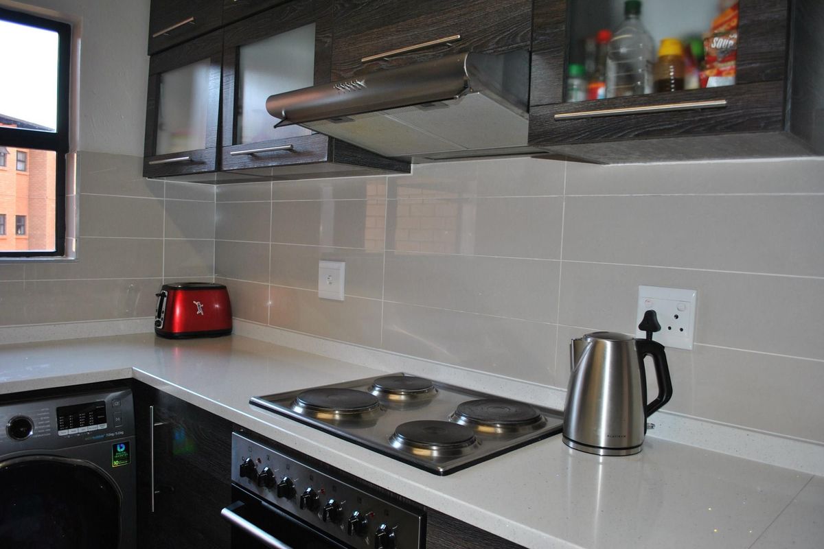 3-Bed Modern Apartment - Ready to move in - Photo 4