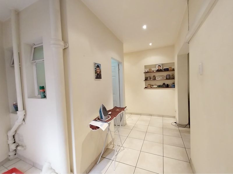 Spacious 2-Bedroom in the Heart of Windermere - Photo 7