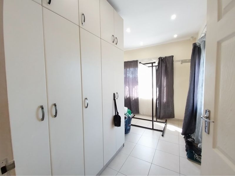 Spacious 2-Bedroom in the Heart of Windermere - Photo 10