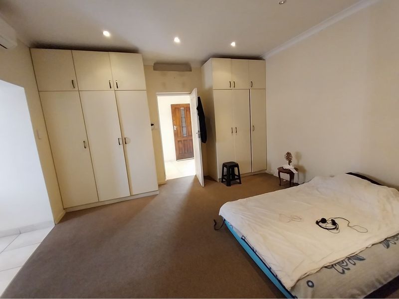 Spacious 2-Bedroom in the Heart of Windermere - Photo 5