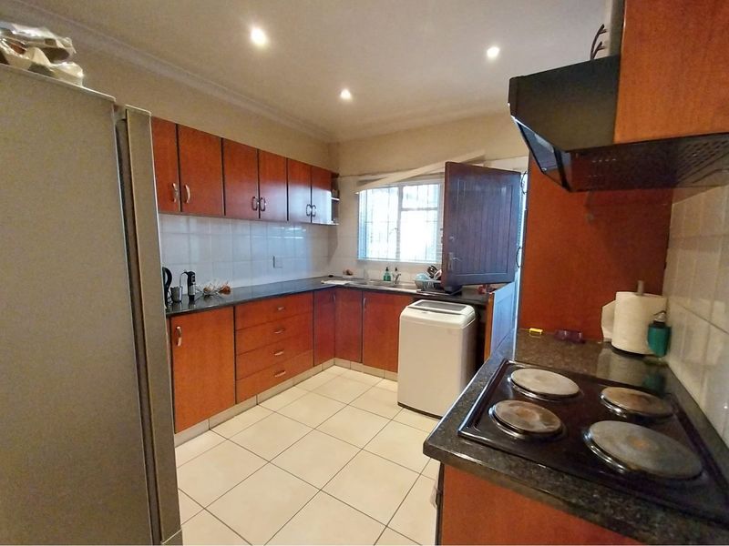 Spacious 2-Bedroom in the Heart of Windermere - Photo 1