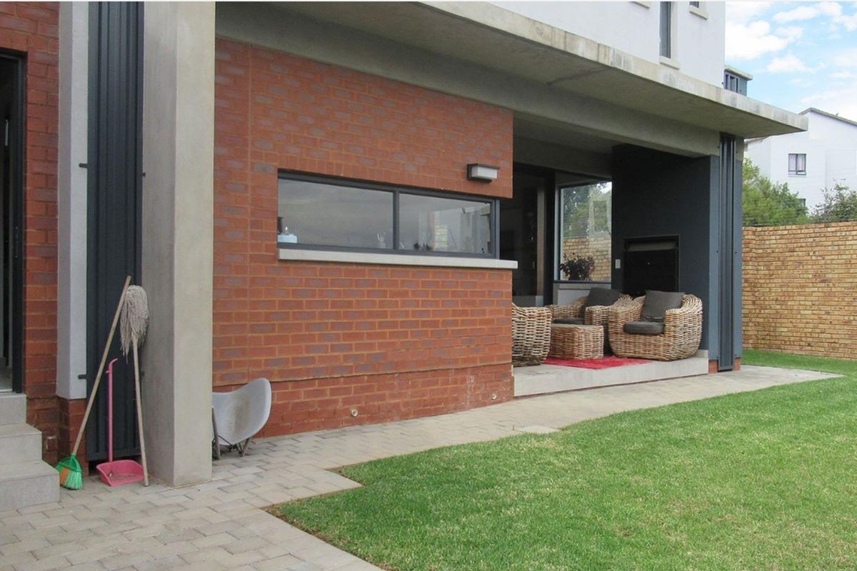 "Dream 4-Bed Home Near Jackals Creek Golf" - Photo 2