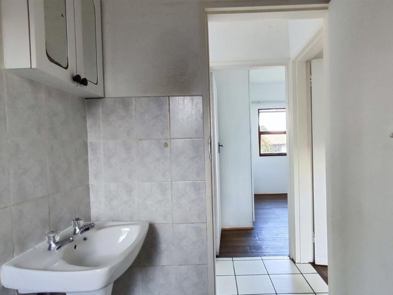 "Modern Living in Rynfield AH: 2-Bed Apartment" - Photo 9