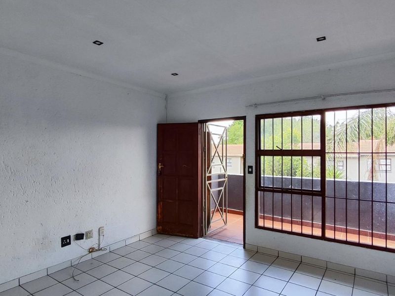 "Modern Living in Rynfield AH: 2-Bed Apartment" - Photo 4