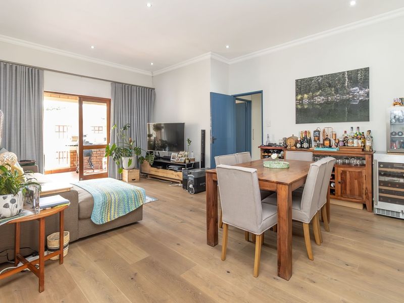 Fully renovated and luxurious 2 bedroom apartment in Bantry Road - Photo 9