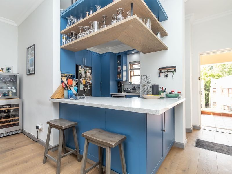 Fully renovated and luxurious 2 bedroom apartment in Bantry Road - Photo 8