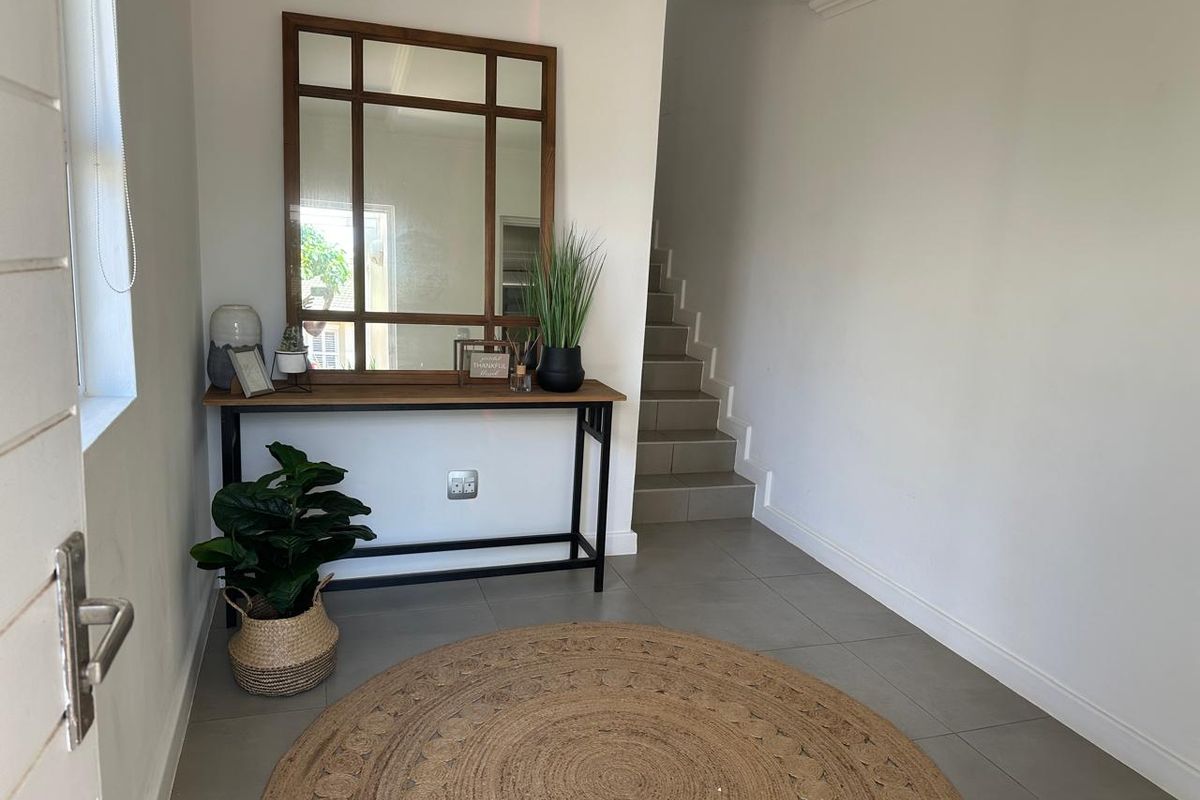 Townhouse For Sale in Kindlewood Estate, Mount Edgecombe, KwaZulu Natal - Photo 2