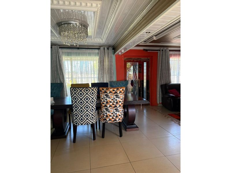 4 Bedroom House For Sale In Flora Park. - Photo 6