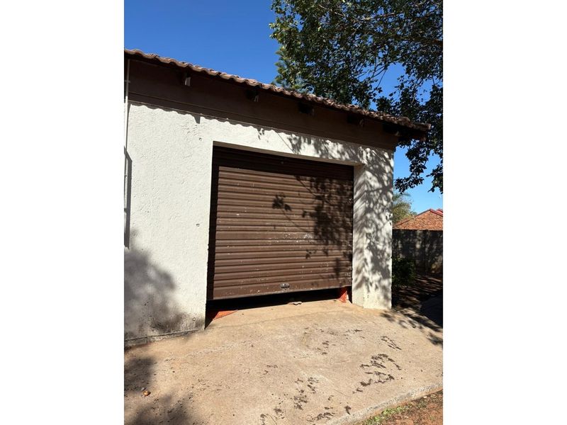 4 Bedroom House For Sale In Flora Park. - Photo 4