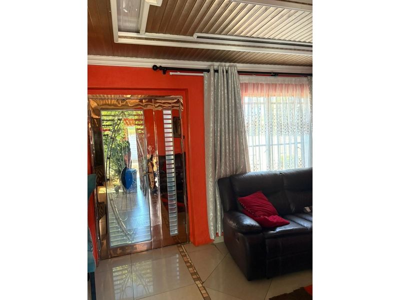 4 Bedroom House For Sale In Flora Park. - Photo 7