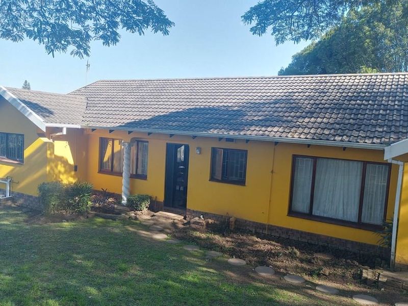 Hayfields Family Home in a Suburb of Pmb - Photo 3