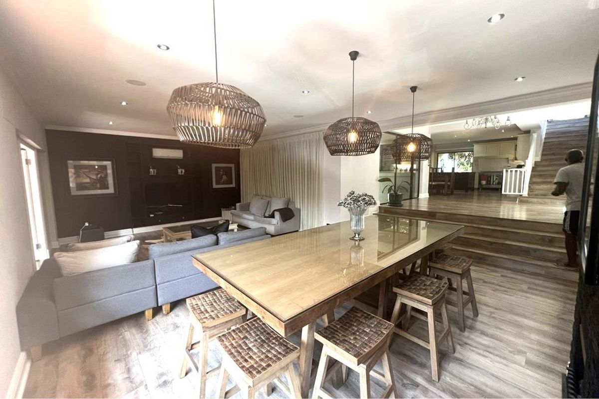 4 Bedroom Home with Staff Room plus Flatlet in Zimbali - Photo 5