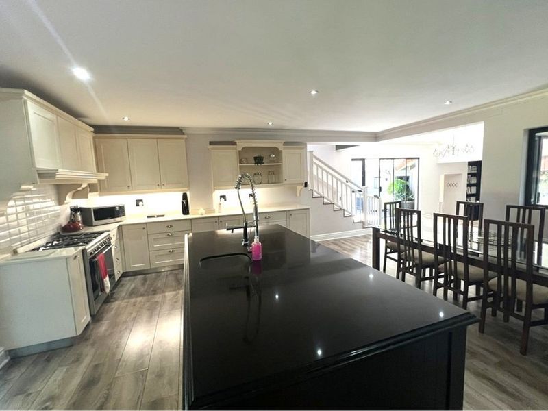 4 Bedroom Home with Staff Room plus Flatlet in Zimbali - Photo 10