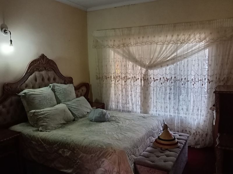 Spacious Family Home with Flatlet - Endless Potential Awaits - Photo 7