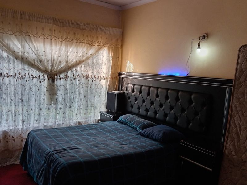 Spacious Family Home with Flatlet - Endless Potential Awaits - Photo 10