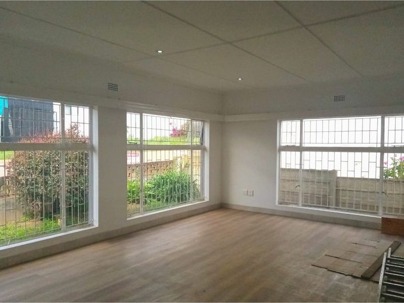 Beautifully Renovated Family Home in Albertinia - Ready to Move In Soon - Photo 6