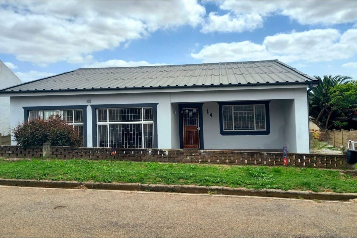 Beautifully Renovated Family Home in Albertinia - Ready to Move In Soon - Photo 2