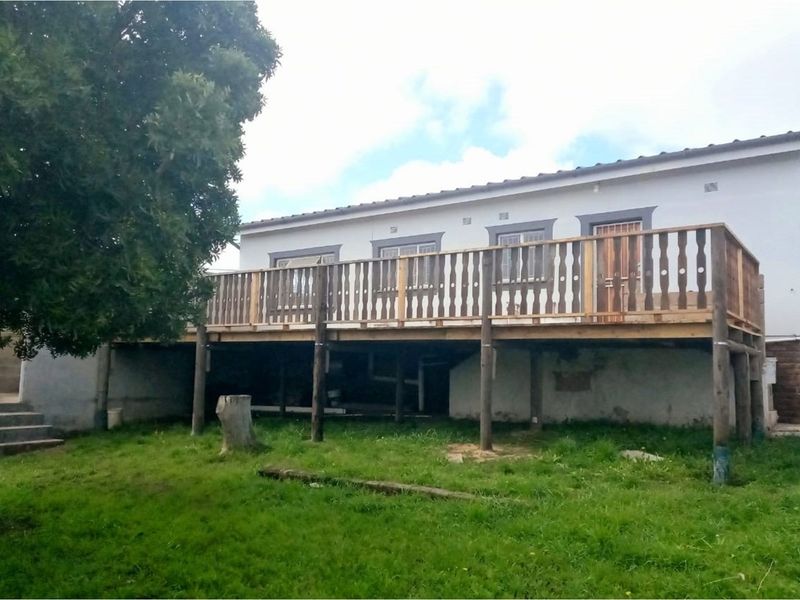 Beautifully Renovated Family Home in Albertinia - Ready to Move In Soon - Photo 5