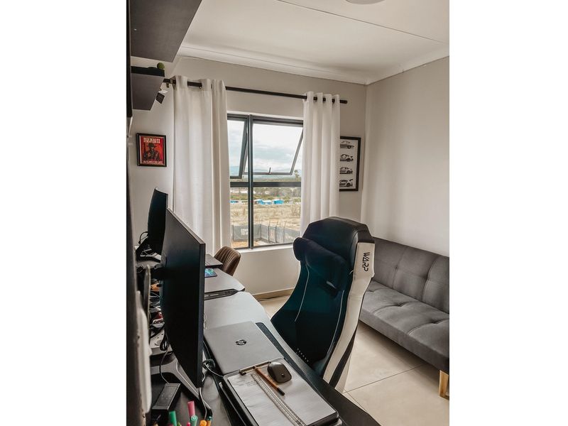 "Modern Oasis: 2-Bed Townhouse in Nelspruit" - Photo 7