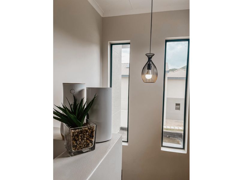 "Modern Oasis: 2-Bed Townhouse in Nelspruit" - Photo 6