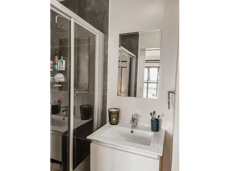 "Modern Oasis: 2-Bed Townhouse in Nelspruit" - Photo 8