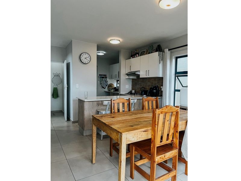 "Modern Oasis: 2-Bed Townhouse in Nelspruit" - Photo 1