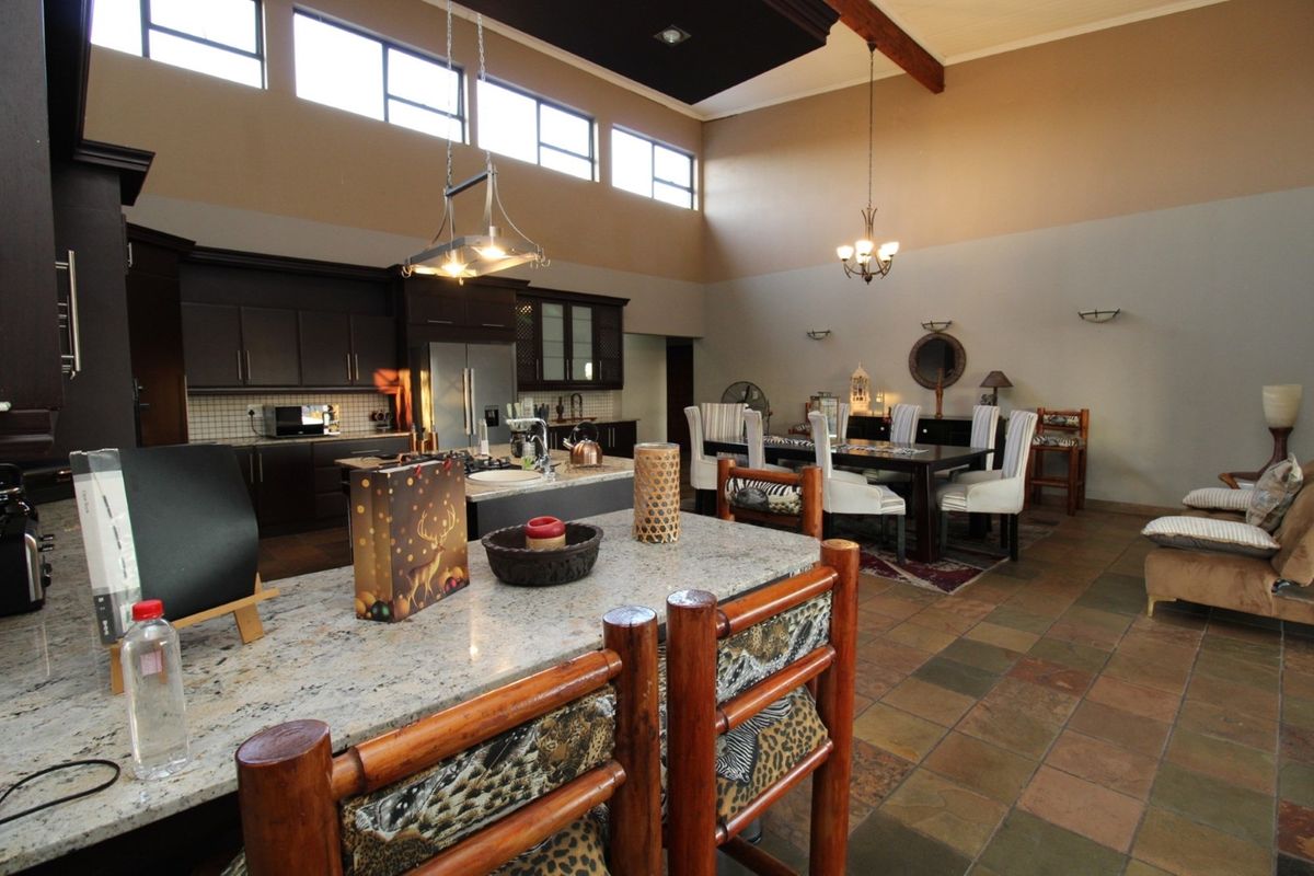 Zwartkloof Private Game Reserve Luxury 4 bedroom Haven in Africa's Wild Heart - Photo 4