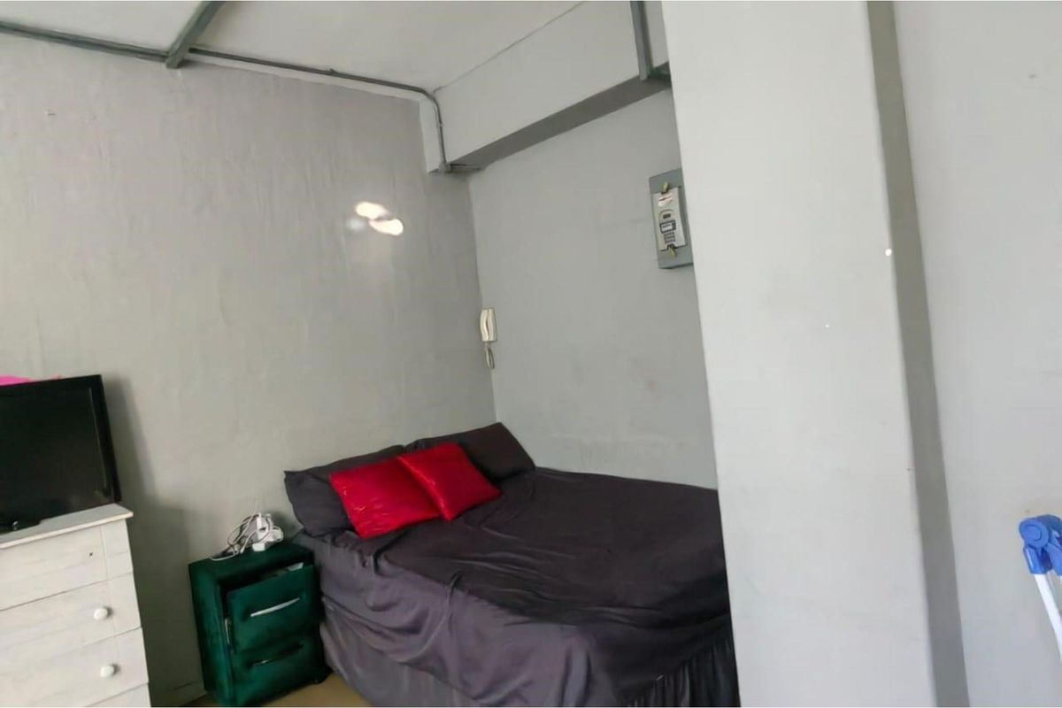 1 Bedroom Apartment Up For Grabs!!! - Photo 5