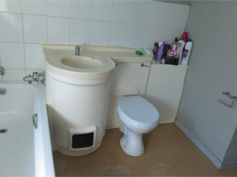 1 Bedroom Apartment Up For Grabs!!! - Photo 9