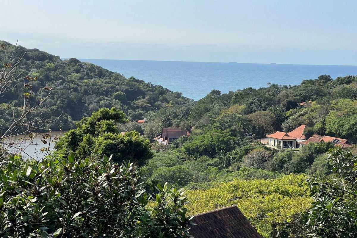 5Bedroom Family Home plus Flat in Zimbali - Photo 3