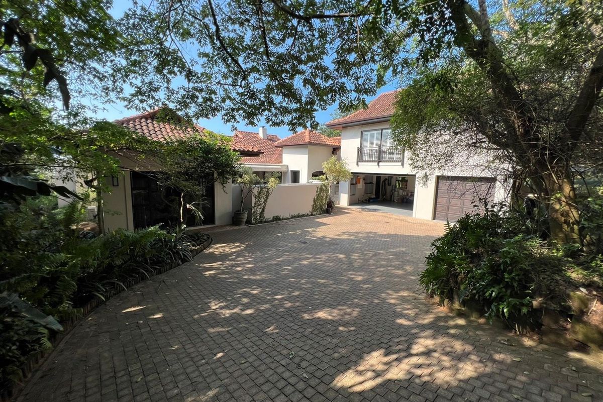 5Bedroom Family Home plus Flat in Zimbali - Photo 2