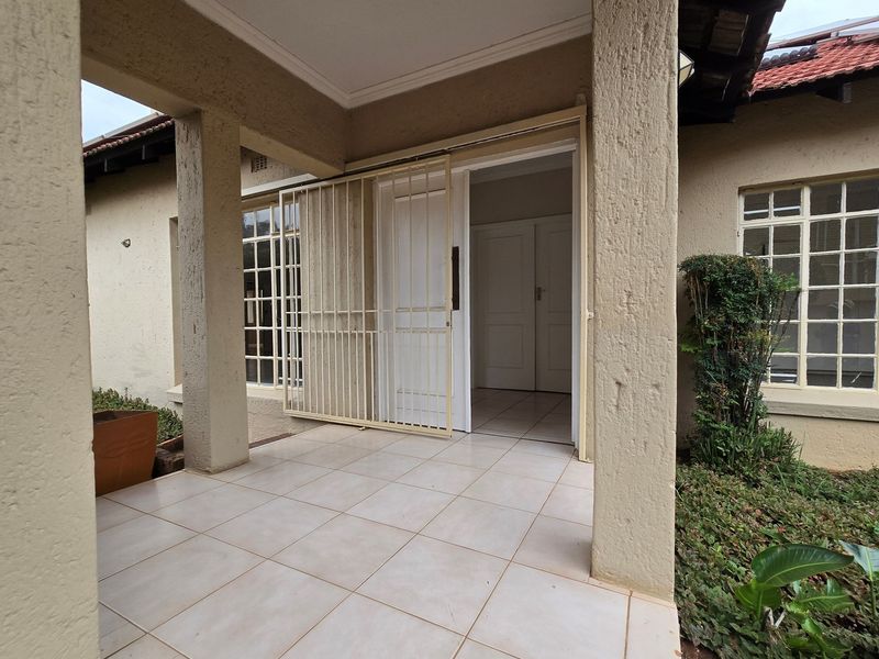 HIGH YIELD INVESTMENT IN BELOVED BEDFORDVIEW - Photo 5