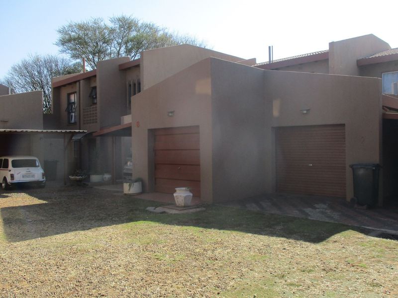 "3 Bedroom duplex for sale in Mia Casa" - Photo 5