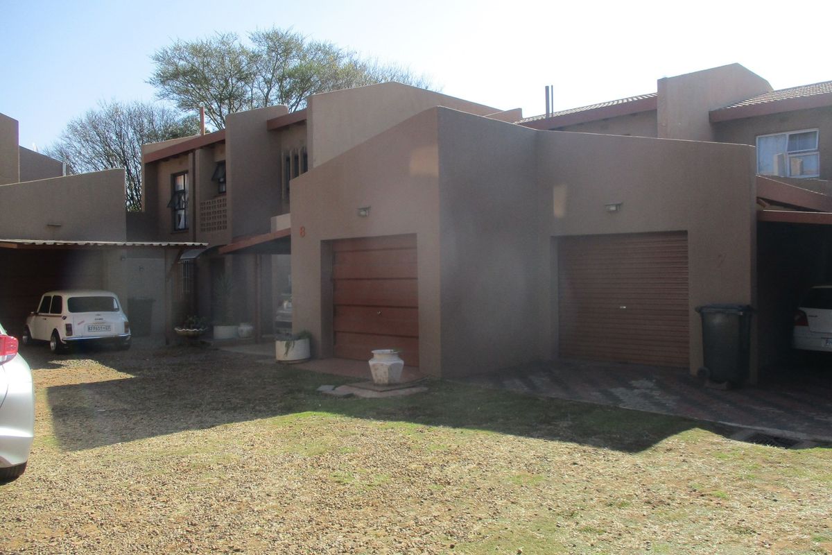 "3 Bedroom duplex for sale in Mia Casa" - Photo 5
