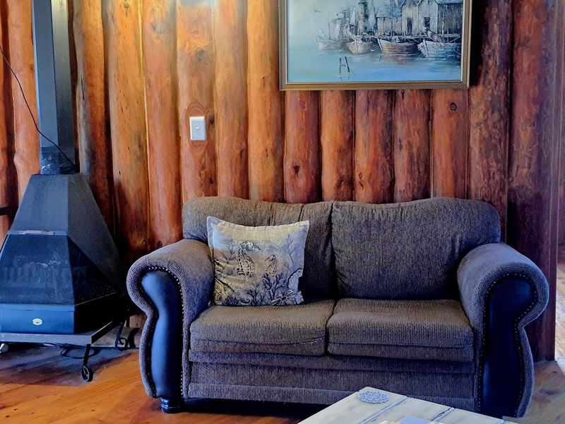 A Handcrafted Log Home Masterpiece in Boggomsbaai - Photo 10