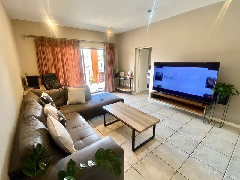 2-bedroom, 2-bathroom property available for sale - Photo 8