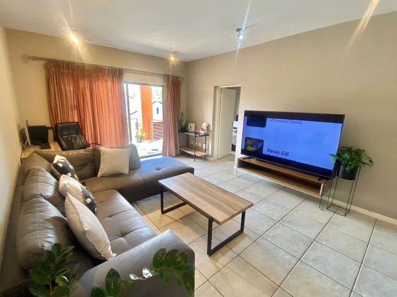 2-bedroom, 2-bathroom property available for sale - Photo 4