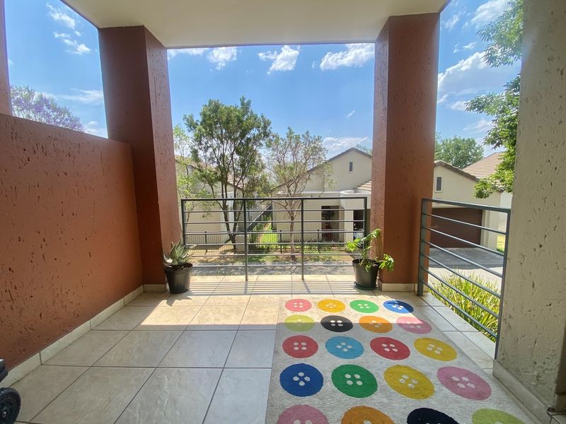 2-bedroom, 2-bathroom property available for sale - Photo 3