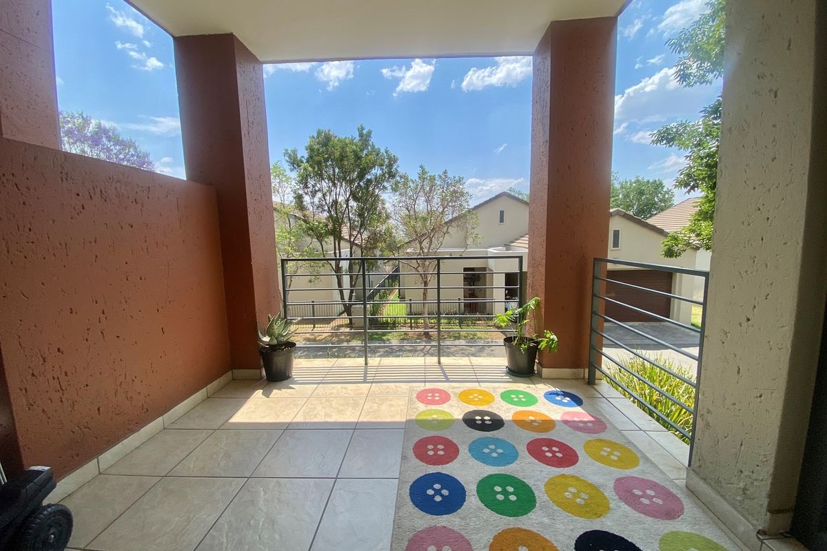 2-bedroom, 2-bathroom property available for sale - Photo 3