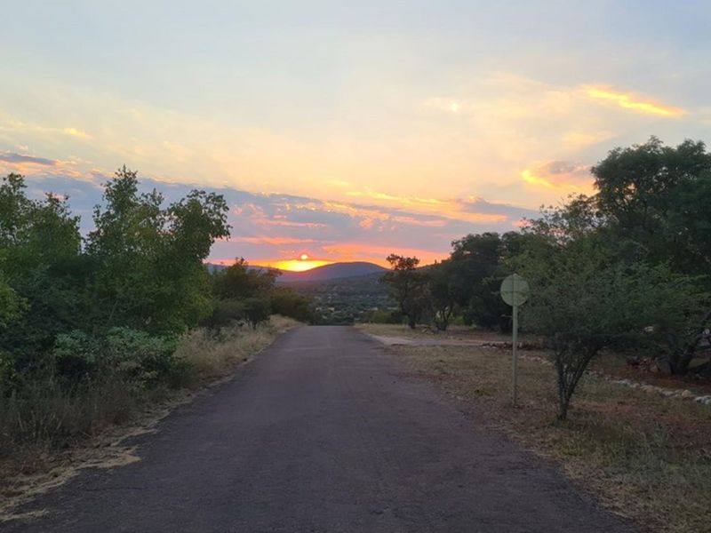 Intaba-Indle - Breathtaking mountain and game reserve  views - Bushveld vacant land - Tar Roads - Photo 9