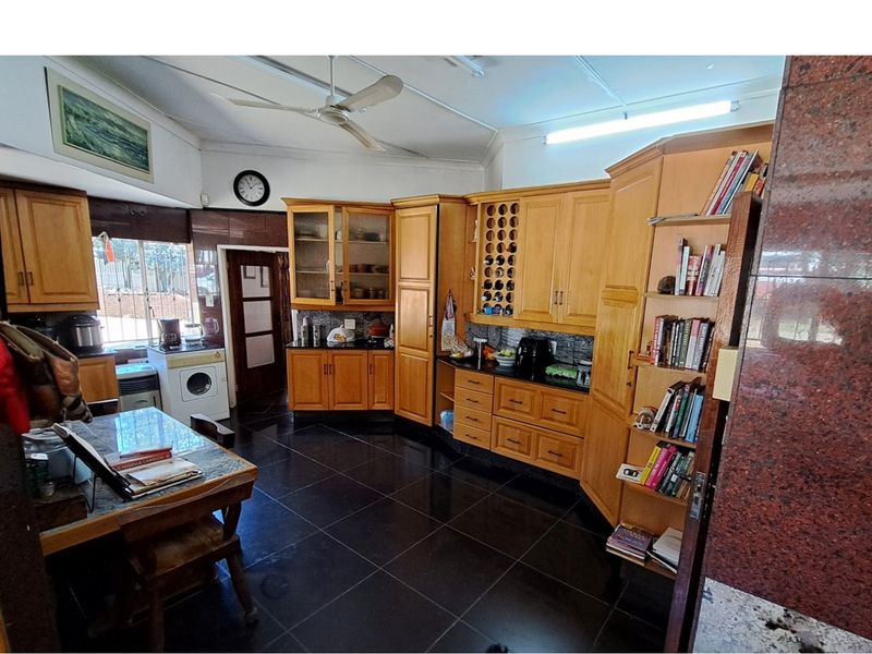 A fantastic and rear investment opportunity 8.65Ha with array of buildings. - Photo 6