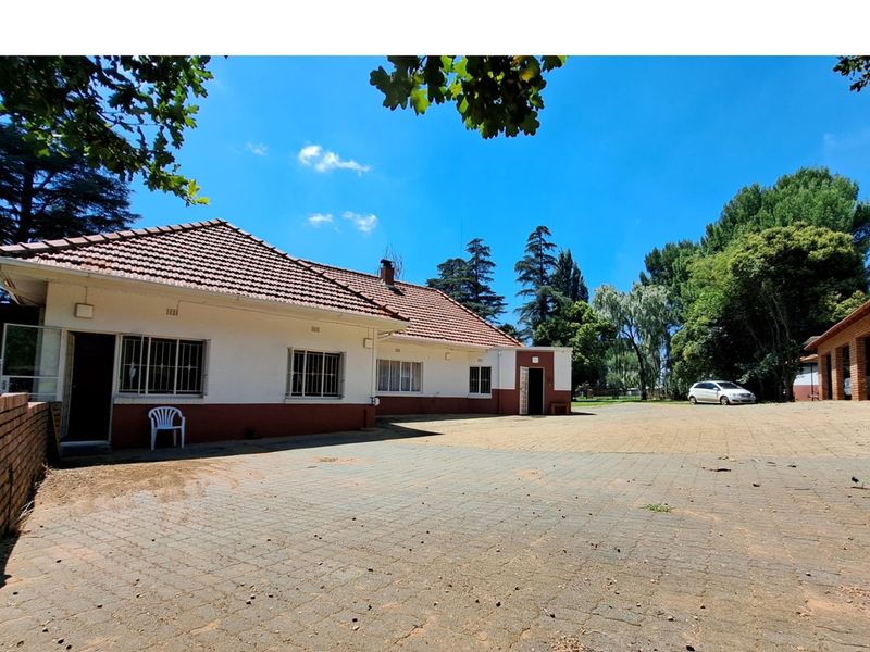 A fantastic and rear investment opportunity 8.65Ha with array of buildings. - Photo 3